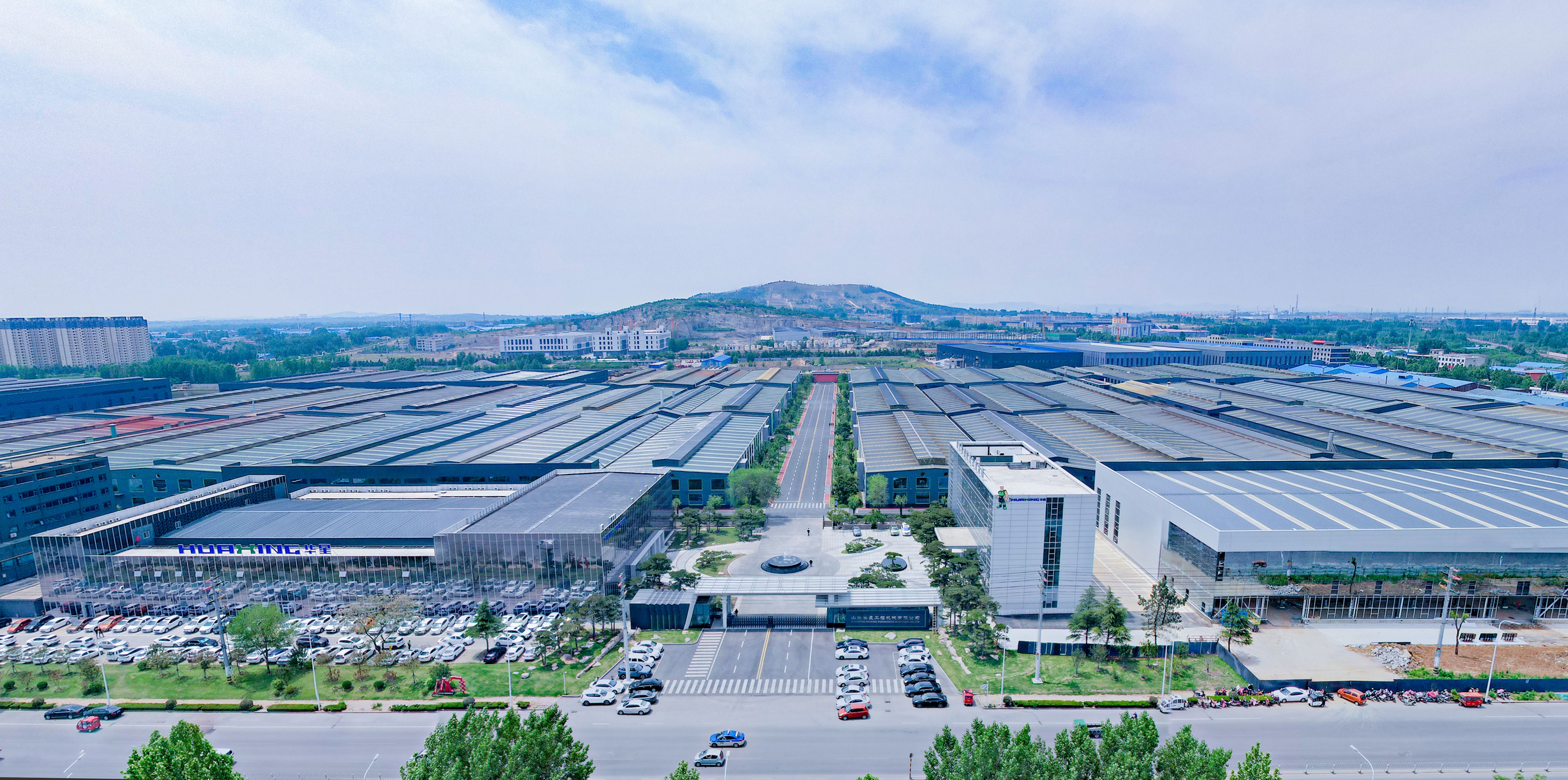 做标杆企業   建百年華星